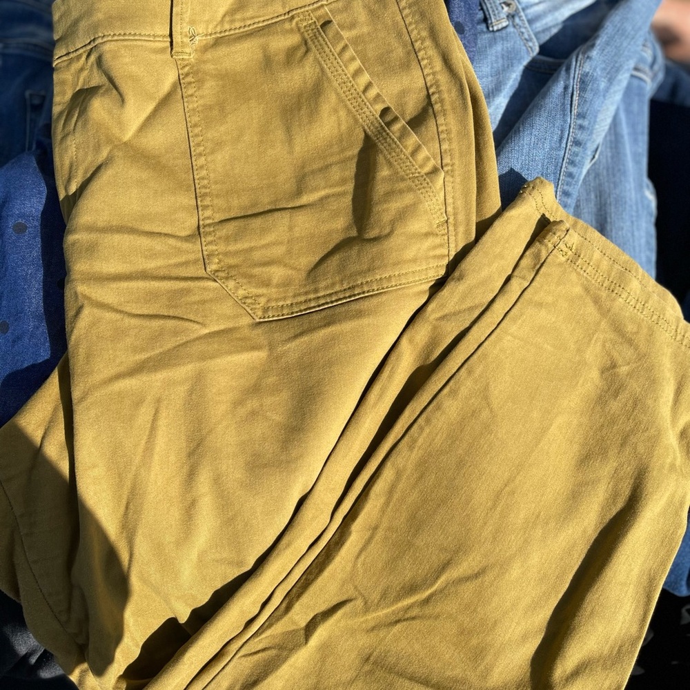 Old Navy pixie pants